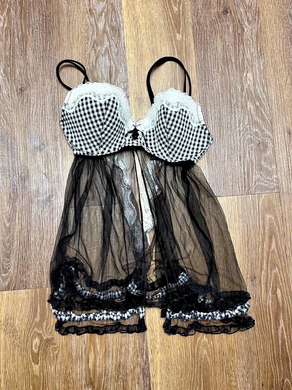 Y2K Victorias Secret Babydoll Lingerie 36C
Gingham Coquette
